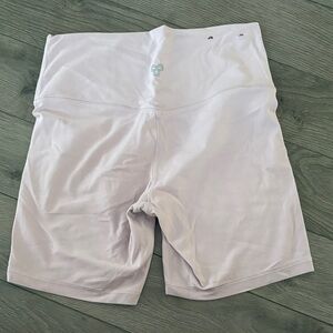 Aritzia Women's Bike Shorts in Light Purple